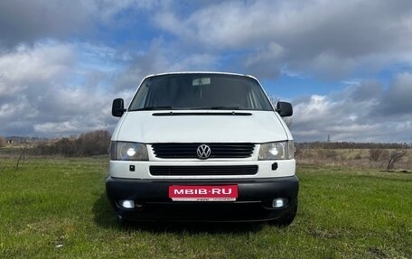 Volkswagen Caravelle T4, 2000 год, 850 000 рублей, 1 фотография