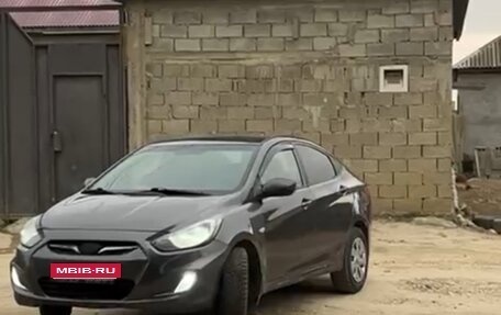 Hyundai Solaris II рестайлинг, 2013 год, 350 000 рублей, 1 фотография