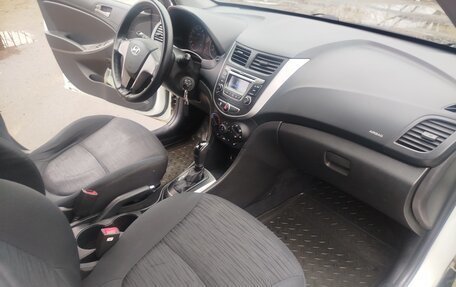 Hyundai Solaris II рестайлинг, 2014 год, 780 000 рублей, 12 фотография