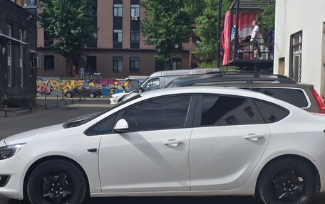 Opel Astra J, 2013 год, 730 000 рублей, 2 фотография