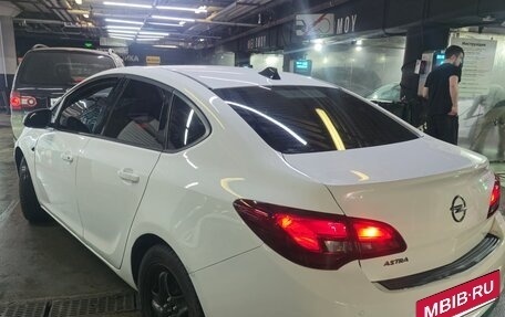 Opel Astra J, 2013 год, 730 000 рублей, 6 фотография