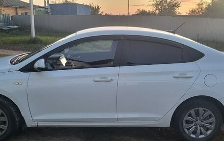 Hyundai Solaris II рестайлинг, 2020 год, 1 200 000 рублей, 4 фотография