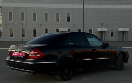 Mercedes-Benz E-Класс, 2006 год, 900 000 рублей, 4 фотография