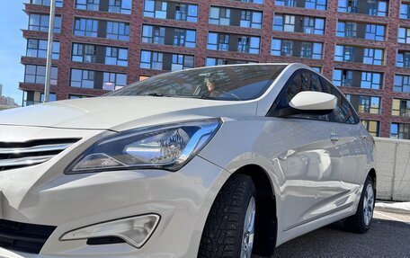 Hyundai Solaris II рестайлинг, 2015 год, 950 000 рублей, 4 фотография