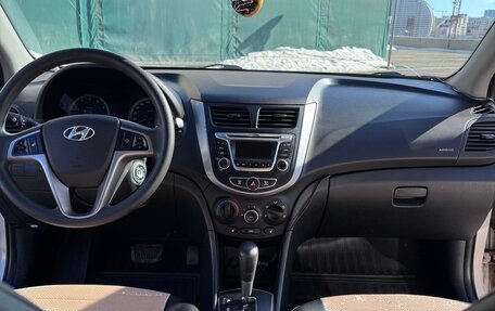 Hyundai Solaris II рестайлинг, 2015 год, 950 000 рублей, 10 фотография