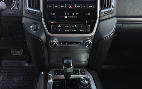 Toyota Land Cruiser 200, 2017 год, 6 400 000 рублей, 11 фотография