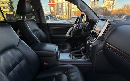 Toyota Land Cruiser 200, 2017 год, 6 400 000 рублей, 17 фотография