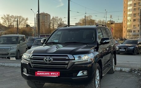 Toyota Land Cruiser 200, 2017 год, 6 400 000 рублей, 7 фотография