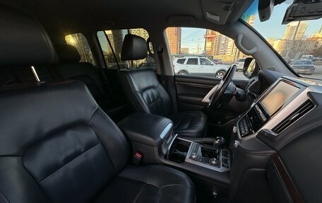 Toyota Land Cruiser 200, 2017 год, 6 400 000 рублей, 18 фотография