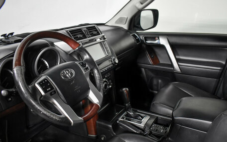 Toyota Land Cruiser Prado 150 рестайлинг 2, 2014 год, 3 490 000 рублей, 9 фотография