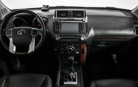 Toyota Land Cruiser Prado 150 рестайлинг 2, 2014 год, 3 490 000 рублей, 13 фотография