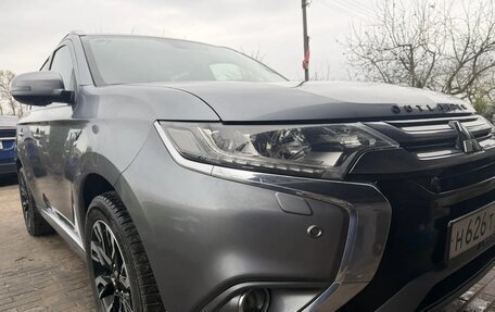 Mitsubishi Outlander III рестайлинг 3, 2016 год, 3 200 000 рублей, 3 фотография