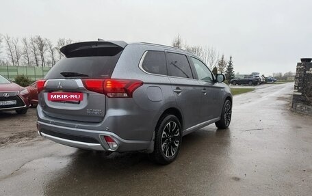 Mitsubishi Outlander III рестайлинг 3, 2016 год, 3 200 000 рублей, 7 фотография