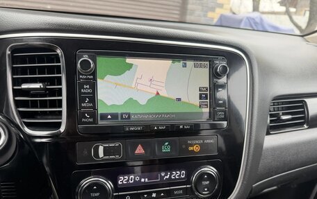 Mitsubishi Outlander III рестайлинг 3, 2016 год, 3 200 000 рублей, 22 фотография