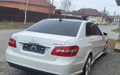 Mercedes-Benz E-Класс, 2011 год, 1 280 000 рублей, 2 фотография