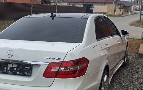 Mercedes-Benz E-Класс, 2011 год, 1 280 000 рублей, 3 фотография