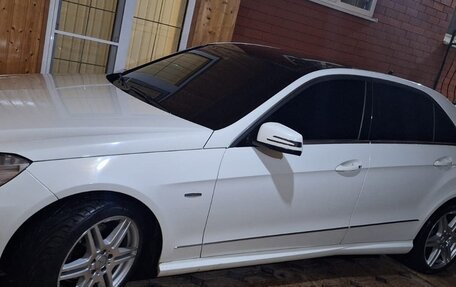 Mercedes-Benz E-Класс, 2011 год, 1 280 000 рублей, 5 фотография