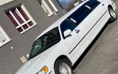 Lincoln Town Car III рестайлинг, 1999 год, 300 000 рублей, 4 фотография