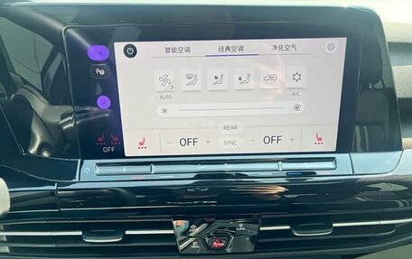 Volkswagen Golf VIII, 2022 год, 1 805 778 рублей, 9 фотография