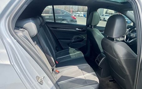 Volkswagen Golf VIII, 2022 год, 1 805 778 рублей, 13 фотография