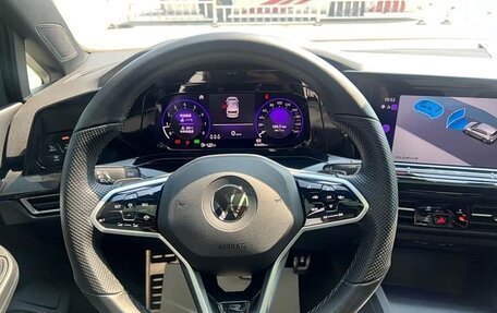 Volkswagen Golf VIII, 2022 год, 1 805 778 рублей, 7 фотография