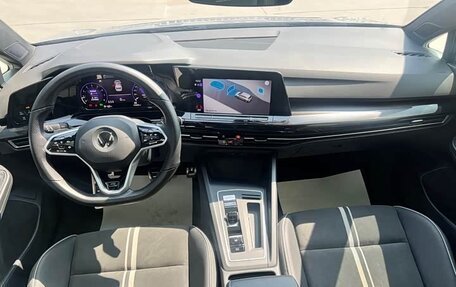 Volkswagen Golf VIII, 2022 год, 1 805 778 рублей, 8 фотография