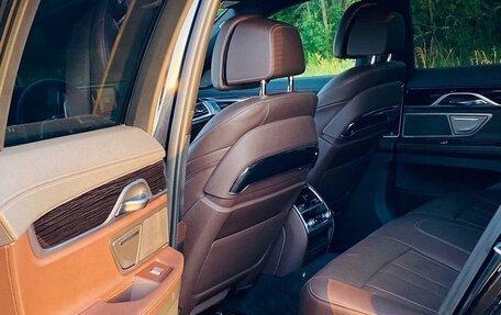 BMW 7 серия, 2018 год, 4 650 000 рублей, 10 фотография