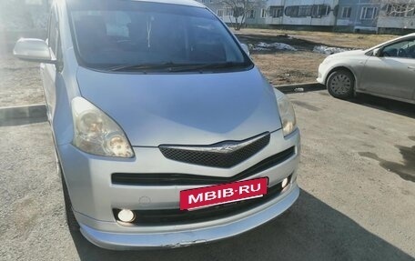 Toyota Ractis I, 2009 год, 725 000 рублей, 2 фотография