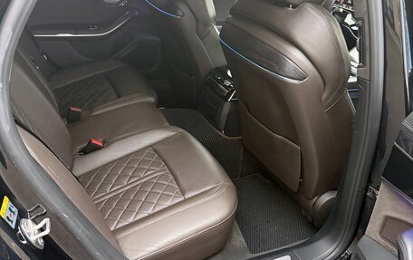 Audi A8, 2018 год, 4 800 000 рублей, 13 фотография