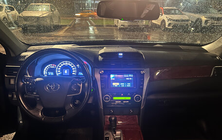 Toyota Camry, 2014 год, 1 900 000 рублей, 9 фотография