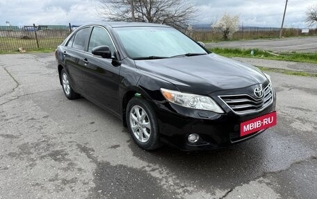 Toyota Camry, 2010 год, 990 000 рублей, 2 фотография