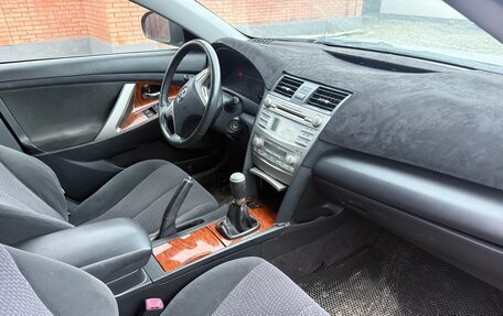 Toyota Camry, 2010 год, 990 000 рублей, 8 фотография