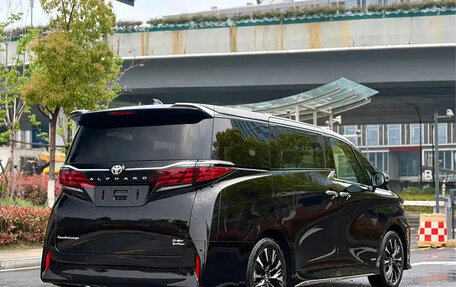 Toyota Alphard, 2024 год, 11 020 099 рублей, 6 фотография