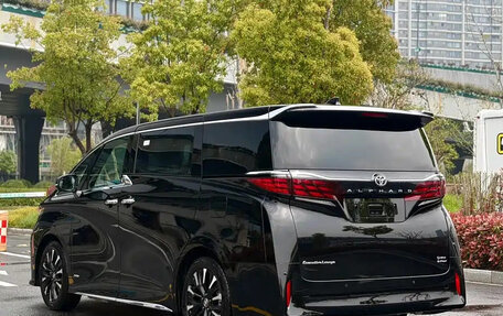 Toyota Alphard, 2024 год, 11 020 099 рублей, 5 фотография
