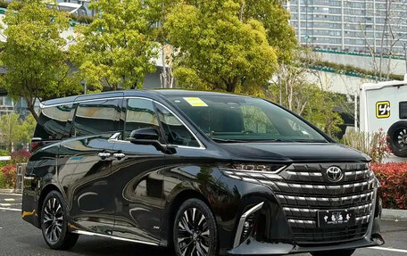 Toyota Alphard, 2024 год, 11 020 099 рублей, 3 фотография