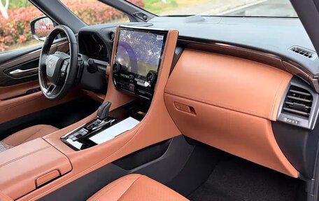 Toyota Alphard, 2024 год, 11 020 099 рублей, 16 фотография