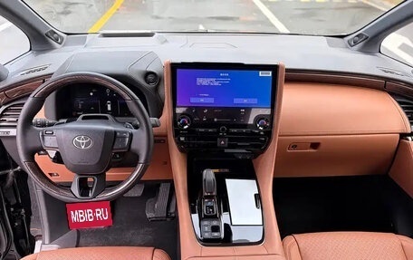 Toyota Alphard, 2024 год, 11 020 099 рублей, 15 фотография