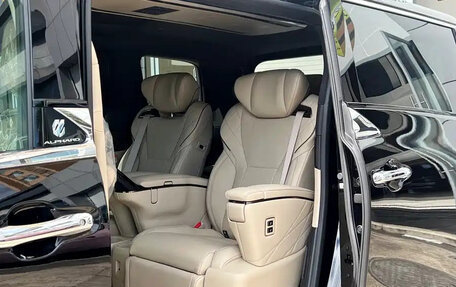 Toyota Alphard, 2024 год, 11 290 099 рублей, 24 фотография