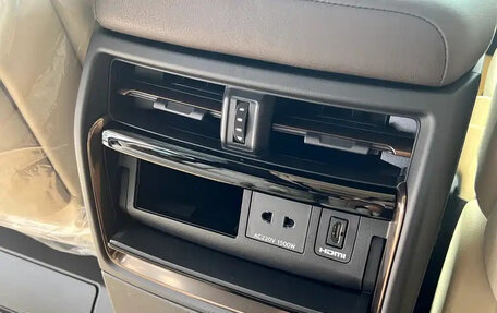 Toyota Alphard, 2024 год, 11 290 099 рублей, 20 фотография