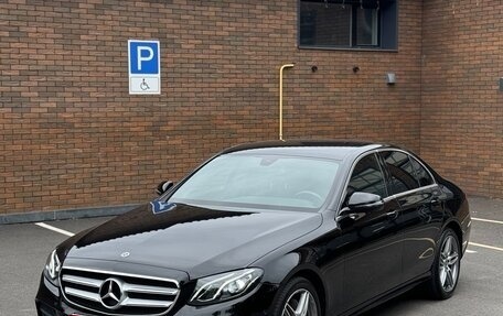 Mercedes-Benz E-Класс, 2019 год, 4 150 000 рублей, 2 фотография