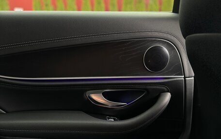 Mercedes-Benz E-Класс, 2019 год, 4 150 000 рублей, 15 фотография