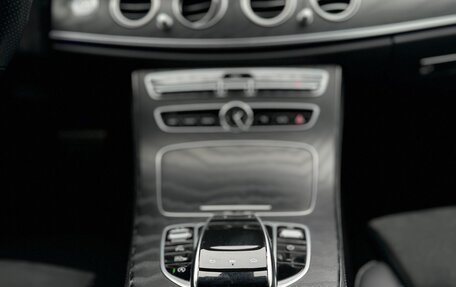 Mercedes-Benz E-Класс, 2019 год, 4 150 000 рублей, 14 фотография