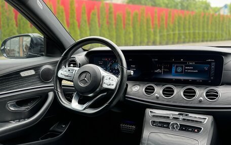 Mercedes-Benz E-Класс, 2019 год, 4 150 000 рублей, 13 фотография