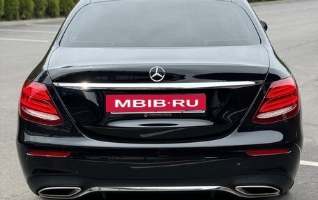 Mercedes-Benz E-Класс, 2019 год, 4 150 000 рублей, 10 фотография