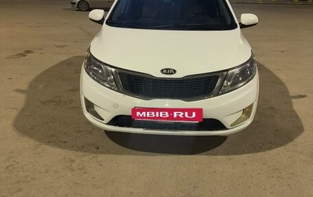 KIA Rio III рестайлинг, 2013 год, 599 000 рублей, 2 фотография