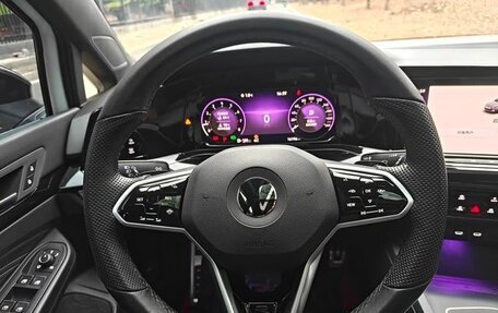 Volkswagen Golf VIII, 2023 год, 1 724 000 рублей, 9 фотография
