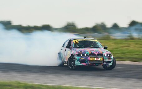 BMW 3 серия, 2002 год, 3 000 000 рублей, 14 фотография