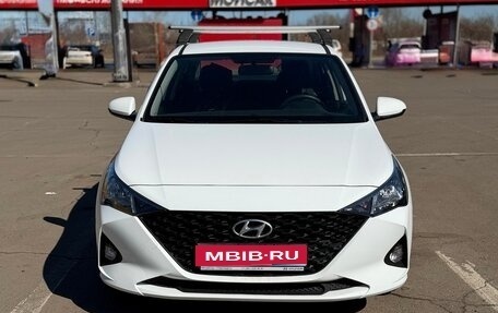 Hyundai Solaris II рестайлинг, 2021 год, 1 800 000 рублей, 1 фотография