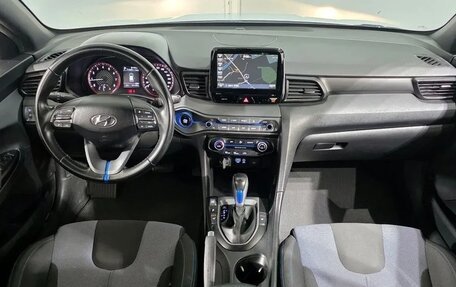 Hyundai Veloster II, 2018 год, 1 150 007 рублей, 8 фотография