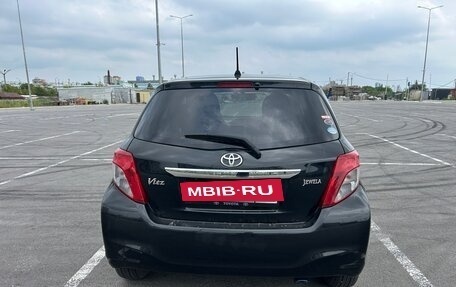 Toyota Vitz, 2011 год, 650 000 рублей, 4 фотография